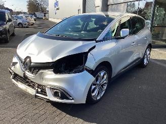 demontáž osobní automobily Renault Scenic 1.2 TCe Intens 2017/9