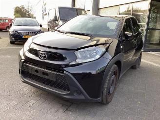 Vrakbiler auto Toyota Aygo Aygo X, Hatchback, 2022 1.0 12V VVT-i 2023/1