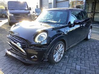 damaged passenger cars Mini Cooper S 1.5 Chili 2019/1