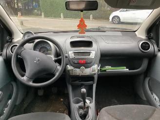 Peugeot 107 107, Hatchback, 2005 / 2014 1.0 12V picture 9