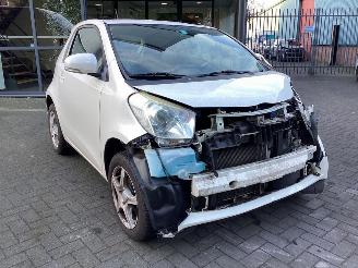 Toyota iQ  picture 3