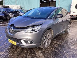 skadebil auto Renault Mégane Scénic 1.2 TCe Intens 2017/6