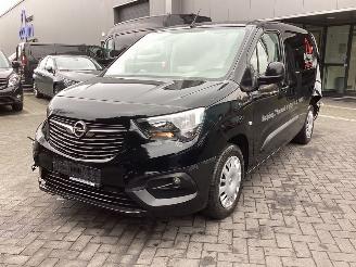 uszkodzony samochody osobowe Opel Combo 1.5 CDTI 2022/9