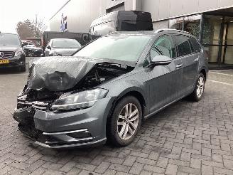 uszkodzony samochody osobowe Volkswagen Golf 1.0 TSi 2018/10