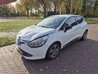 Avarii autoturisme Renault Clio 0,9 TCE NIGHT DAY 2014/10