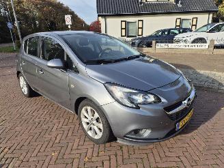 Vaurioauto  passenger cars Opel Corsa-E 1.0 TURBO EDITION 2017/3