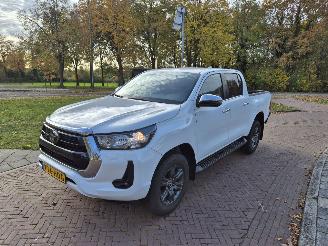 krockskadad bil bedrijf Toyota Hilux 2.4 D-4D Double Cab Professional 2024/10