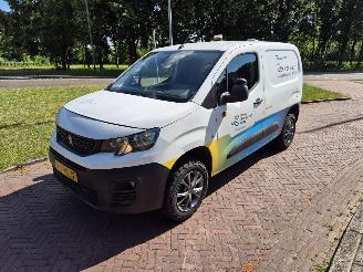 damaged commercial vehicles Peugeot Partner 1.5 HDI DANGEL 4X4 2019/7
