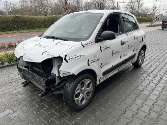 Damaged car Renault Twingo 1.0 SCe Life airco 2020/6