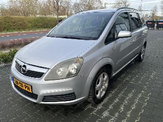 Schadeauto Opel Zafira 1.8 Enjoy 2006/10