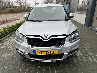 damaged passenger cars Skoda Yeti Outdoor 1.2 TSI Ambition 2014/5