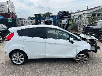 Ford Fiesta  picture 2