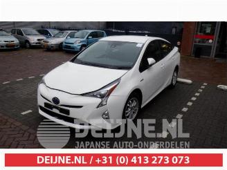 Salvage car Toyota Prius Prius (ZVW5), Hatchback, 2015 / 2022 1.8 16V Hybrid 2016