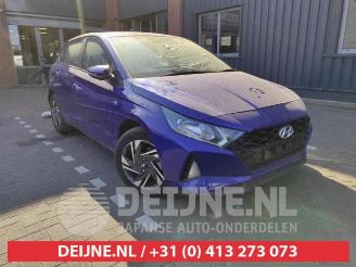Coche siniestrado Hyundai I-20 i20 (BC3), Hatchback 5-drs, 2020 1.0 T-GDI 100 Mild Hybrid 48V 12V 2022