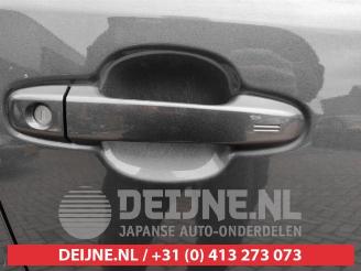 Toyota C-HR C-HR (X1,X5), SUV, 2016 1.8 16V Hybrid picture 10