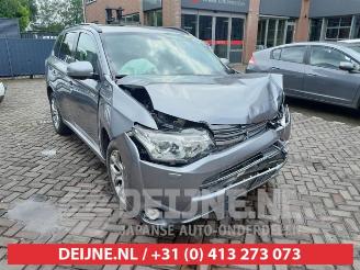 Dezmembrări autoturisme Mitsubishi Outlander Outlander (GF/GG), SUV, 2012 / 2022 2.0 16V PHEV 4x4 2013/10