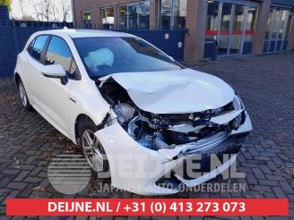 Coche siniestrado Toyota Corolla Corolla (E21/EA1/EH1), Hatchback 5-drs, 2018 1.8 16V Hybrid 2021/10