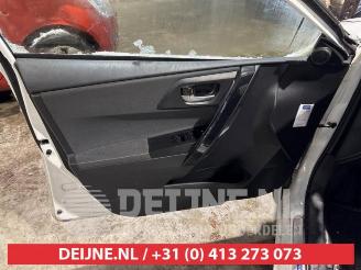 Toyota Auris Touring Sports Auris Touring Sports (E18), Combi, 2013 / 2018 1.8 16V Hybrid picture 20