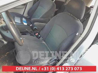 Mitsubishi Grandis Grandis (NA), MPV, 2004 / 2010 2.4 16V MIVEC picture 17