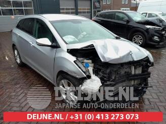 demontáž osobní automobily Hyundai I-30 i30 Wagon (GDHF5), Combi, 2012 1.6 CRDi Blue Drive 16V VGT 2013/12