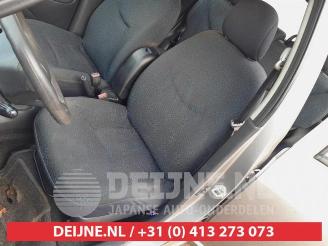 Toyota Yaris Yaris (P1), Hatchback, 1999 / 2005 1.3 16V VVT-i picture 14