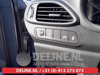 Hyundai I-30 i30 (PDEB5/PDEBB/PDEBD/PDEBE), Hatchback, 2016 1.0 T-GDI 12V picture 18