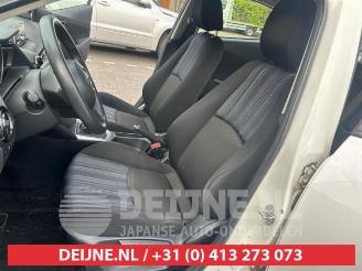 Mazda 2 2 (DJ/DL), Hatchback, 2014 1.5 SkyActiv-G 75 picture 23