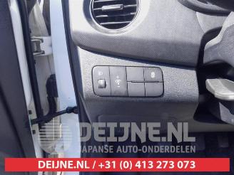 Hyundai I-10 i10 (B5), Hatchback, 2013 / 2019 1.0 12V picture 18