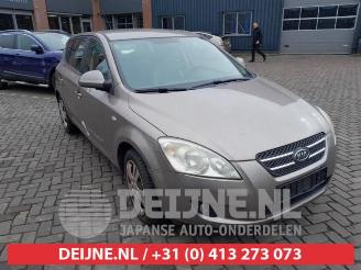 demontáž osobní automobily Kia Cee d Cee'd (EDB5), Hatchback 5-drs, 2006 / 2012 1.4 CVVT 16V 2006/12