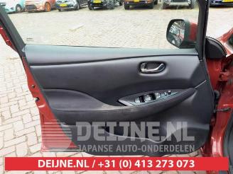 Nissan Leaf Leaf (ZE0), Hatchback, 2010 / 2017 Leaf picture 11