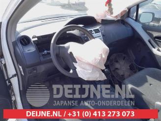 Toyota Yaris Yaris II (P9), Hatchback, 2005 / 2014 1.0 12V VVT-i picture 14