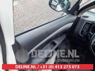 Mitsubishi Outlander Outlander (GF/GG), SUV, 2012 / 2022 2.0 16V PHEV 4x4 picture 11