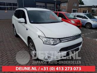 demontáž osobní automobily Mitsubishi Outlander Outlander (GF/GG), SUV, 2012 / 2022 2.0 16V PHEV 4x4 2013/12