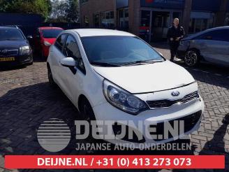 demontáž osobní automobily Kia Rio Rio III (UB), Hatchback, 2011 / 2017 1.2 CVVT 16V 2013/10