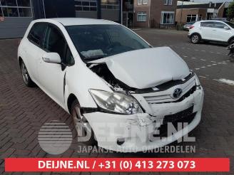 Coche siniestrado Toyota Auris Auris (E15), Hatchback, 2006 / 2012 1.33 Dual VVT-I 16V 2010/12