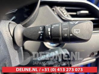 Toyota C-HR C-HR (X1,X5), SUV, 2016 1.8 16V Hybrid picture 10