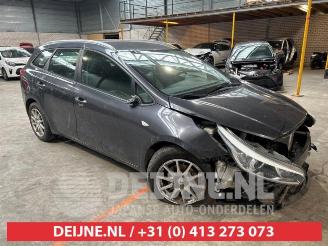 demontáž osobní automobily Kia Cee d Cee'd Sportswagon (JDC5), Combi, 2012 / 2018 1.6 CRDi 16V VGT 2013