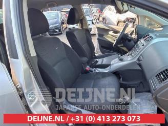 Toyota Auris Auris (E15), Hatchback, 2006 / 2012 1.8 16V HSD Full Hybrid picture 28