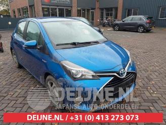 Vrakbiler auto Toyota Yaris Yaris III (P13), Hatchback, 2010 / 2020 1.5 16V Hybrid 2014/9