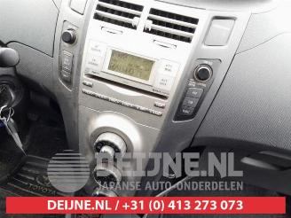 Toyota Yaris Yaris II (P9), Hatchback, 2005 / 2014 1.3 16V VVT-i picture 19