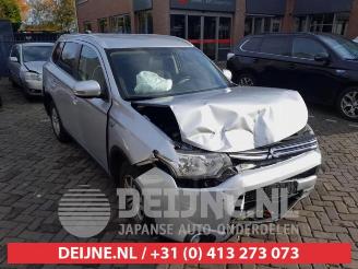 Salvage car Mitsubishi Outlander Outlander (GF/GG), SUV, 2012 / 2022 2.0 16V PHEV 4x4 2015/7