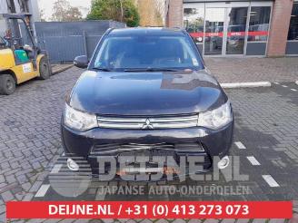Mitsubishi Outlander Outlander (GF/GG), SUV, 2012 / 2022 2.0 16V PHEV 4x4 picture 2