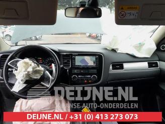 Mitsubishi Outlander Outlander (GF/GG), SUV, 2012 / 2022 2.0 16V PHEV 4x4 picture 21