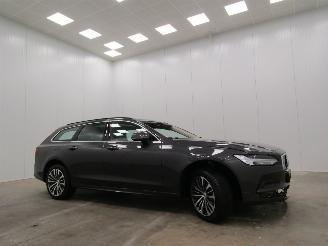 Unfallwagen Volvo V-90 2.0 B4 Autom. Hybrid  Momentum Navi 2021/7