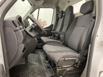 Renault Master 35 2.3 dCi Autom. 110kw L2H2 Navi Airco picture 9