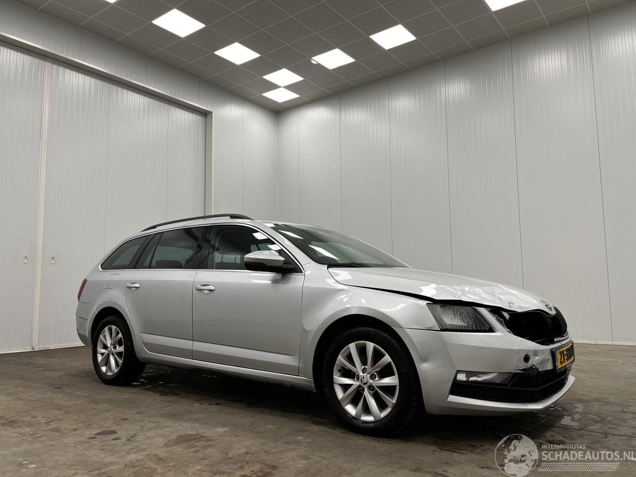 Skoda Octavia Combi 1.6 TDI DSG Edition Navi Clima