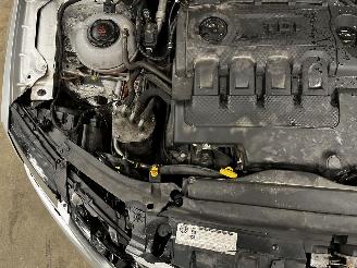 Skoda Octavia Combi 1.6 TDI DSG Edition Navi Clima picture 15