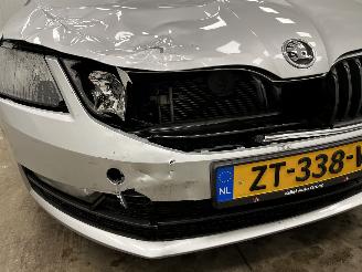 Skoda Octavia Combi 1.6 TDI DSG Edition Navi Clima picture 17