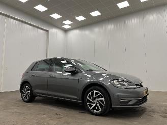 krockskadad bil auto Volkswagen Golf 1.0 5-drs Navi Clima 2018/11