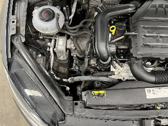 Volkswagen Golf 1.0 5-drs Navi Clima picture 15